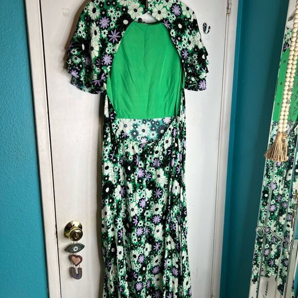ALEXIA ADMOR
Lilia Ruffle Sleeve Dress midi length large slit on side open back - Picture 8 of 16